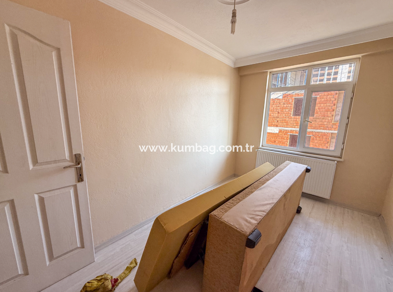 Spacious 2 1 Flat For Rent On The Sea Side Of The Street In Kumbağ