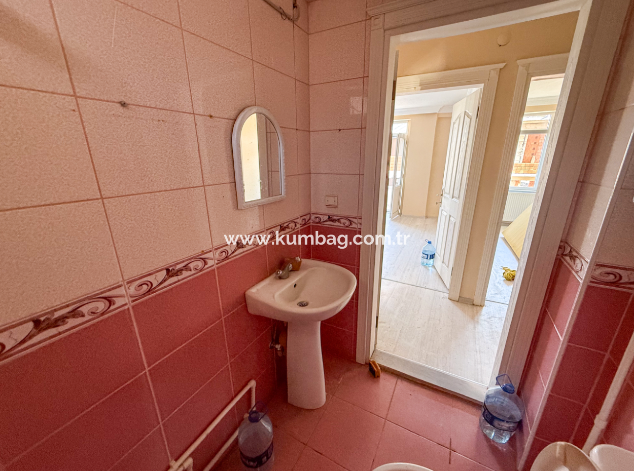Spacious 2 1 Flat For Rent On The Sea Side Of The Street In Kumbağ
