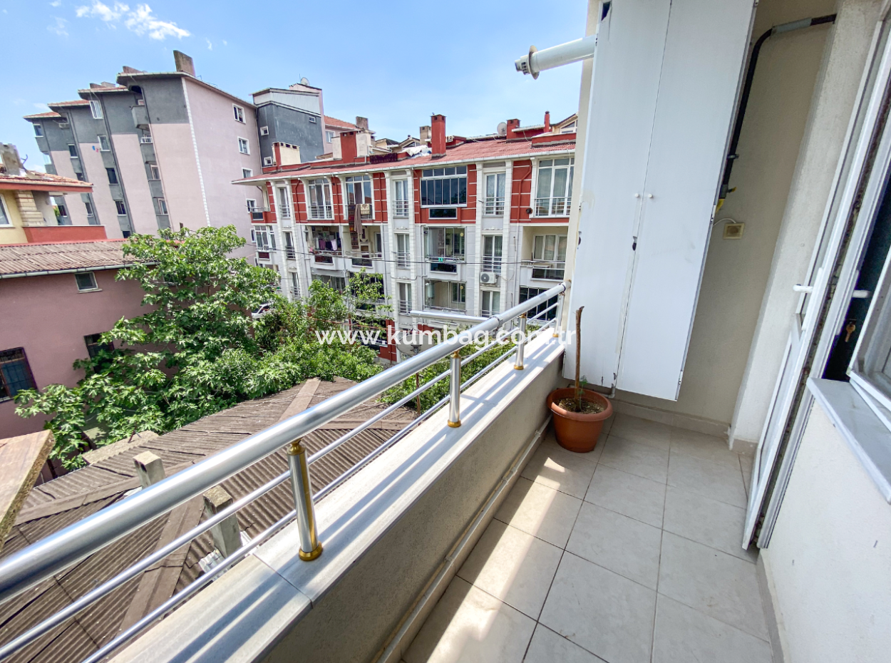 Spacious 2 1 Flat For Rent With Double Balcony In Central Location In Kumbağ