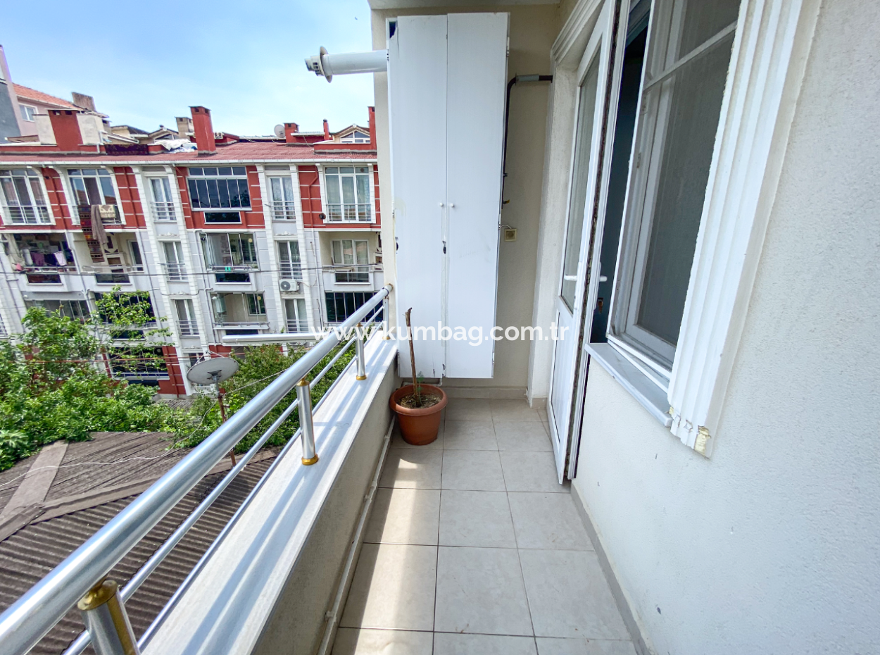 Spacious 2 1 Flat For Rent With Double Balcony In Central Location In Kumbağ