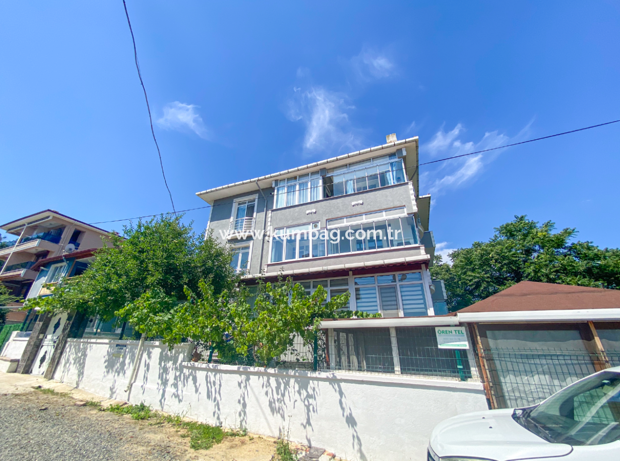 2 1 Middle Floor Flat For Rent With Double Balcony With Separate Kitchen In Kumbağ