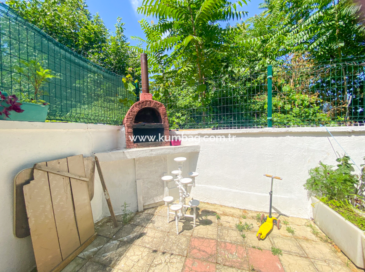 2 1 Middle Floor Flat For Rent With Double Balcony With Separate Kitchen In Kumbağ