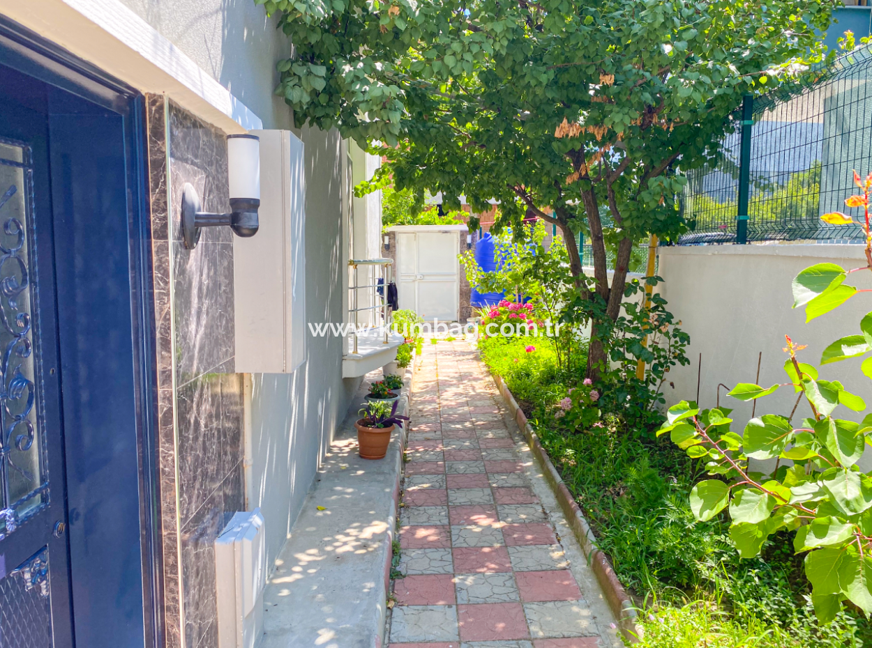 2 1 Middle Floor Flat For Rent With Double Balcony With Separate Kitchen In Kumbağ