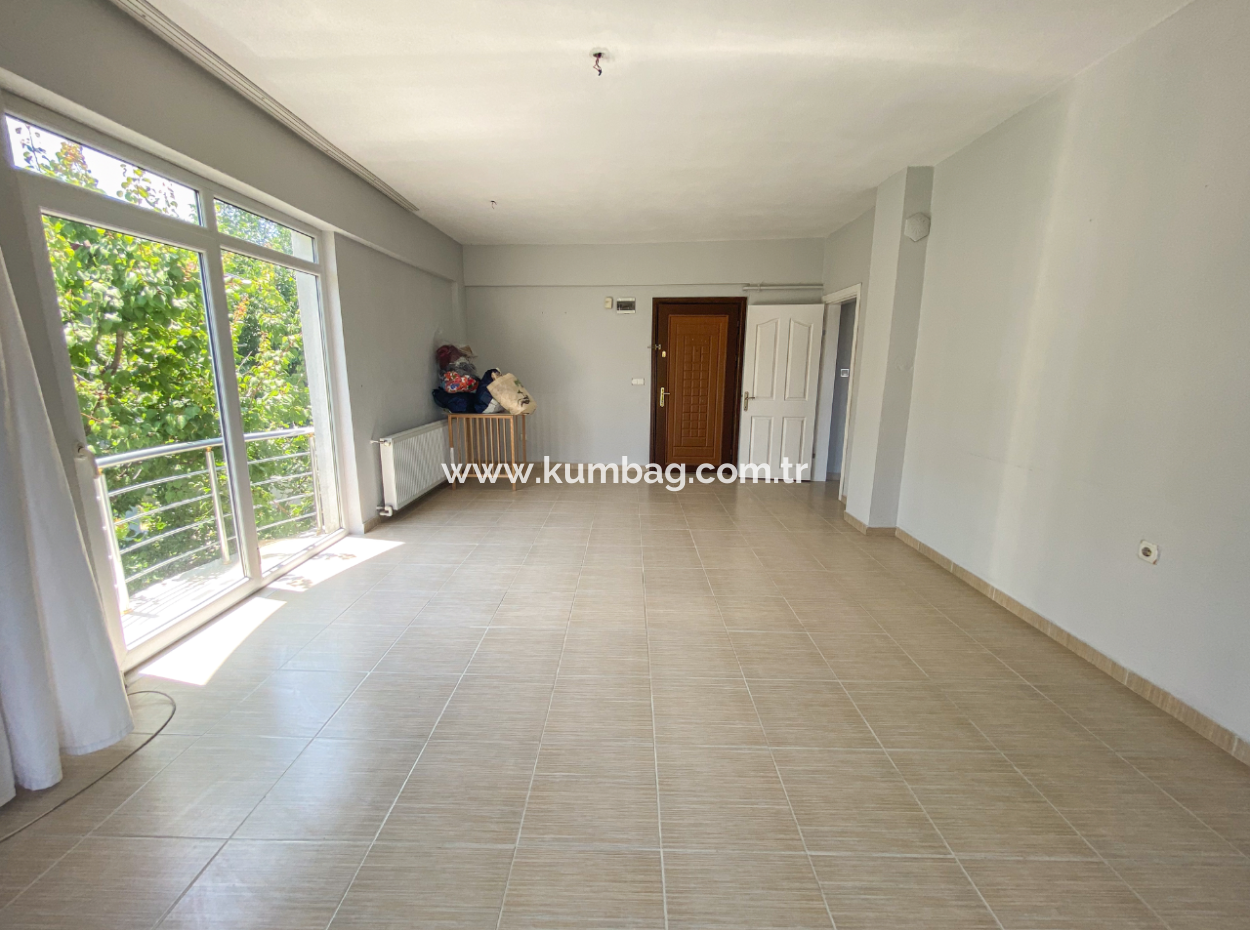 2 1 Middle Floor Flat For Rent With Double Balcony With Separate Kitchen In Kumbağ