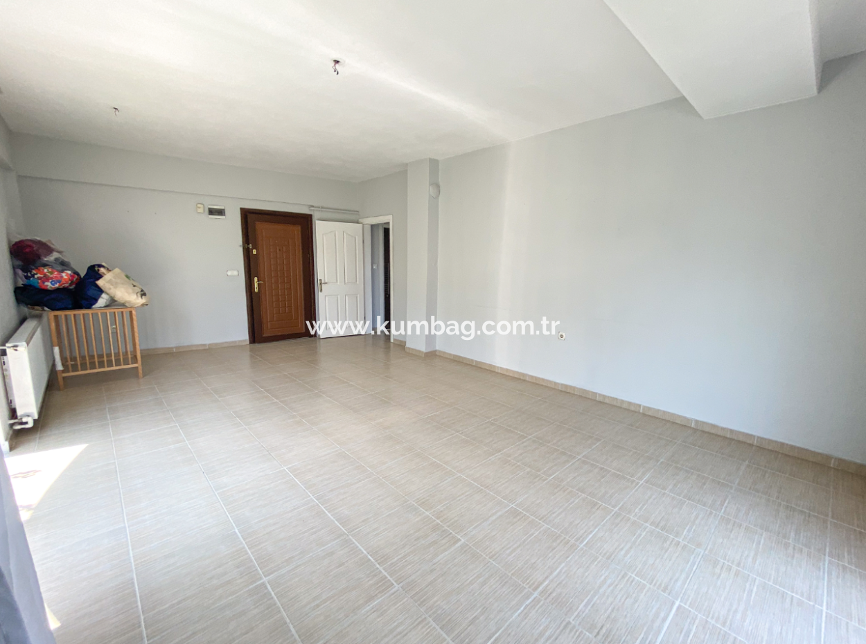 2 1 Middle Floor Flat For Rent With Double Balcony With Separate Kitchen In Kumbağ