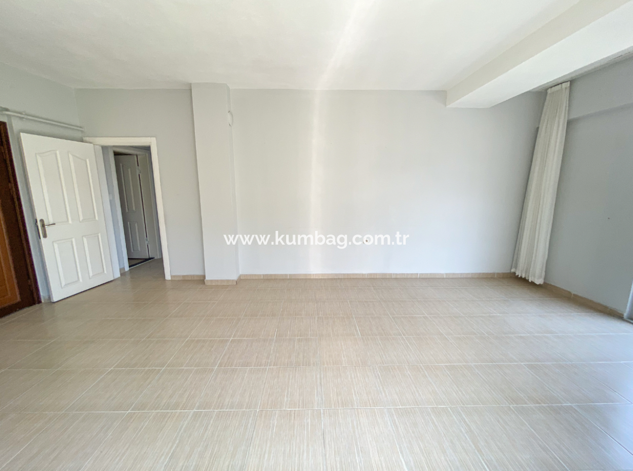 2 1 Middle Floor Flat For Rent With Double Balcony With Separate Kitchen In Kumbağ
