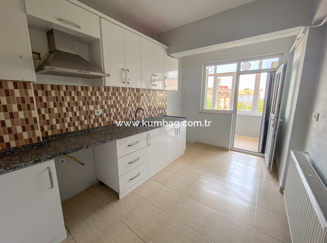2 1 Middle Floor Flat For Rent With Double Balcony With Separate Kitchen In Kumbağ