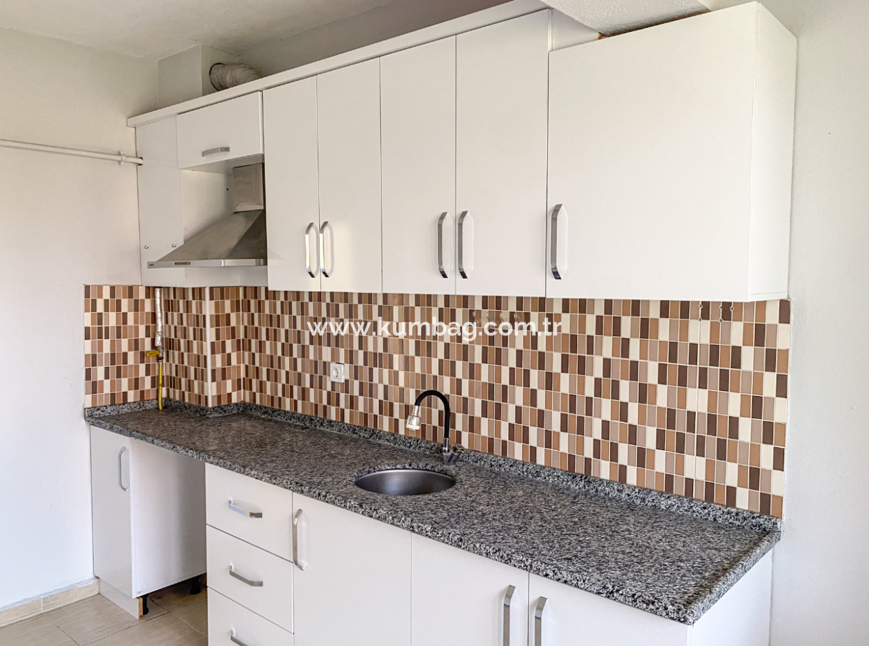 2 1 Middle Floor Flat For Rent With Double Balcony With Separate Kitchen In Kumbağ