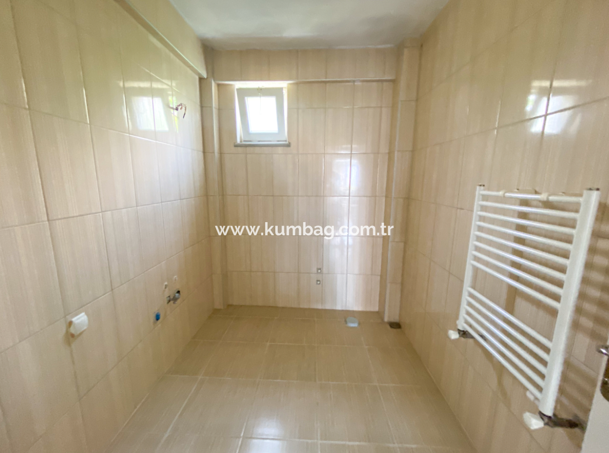 2 1 Middle Floor Flat For Rent With Double Balcony With Separate Kitchen In Kumbağ