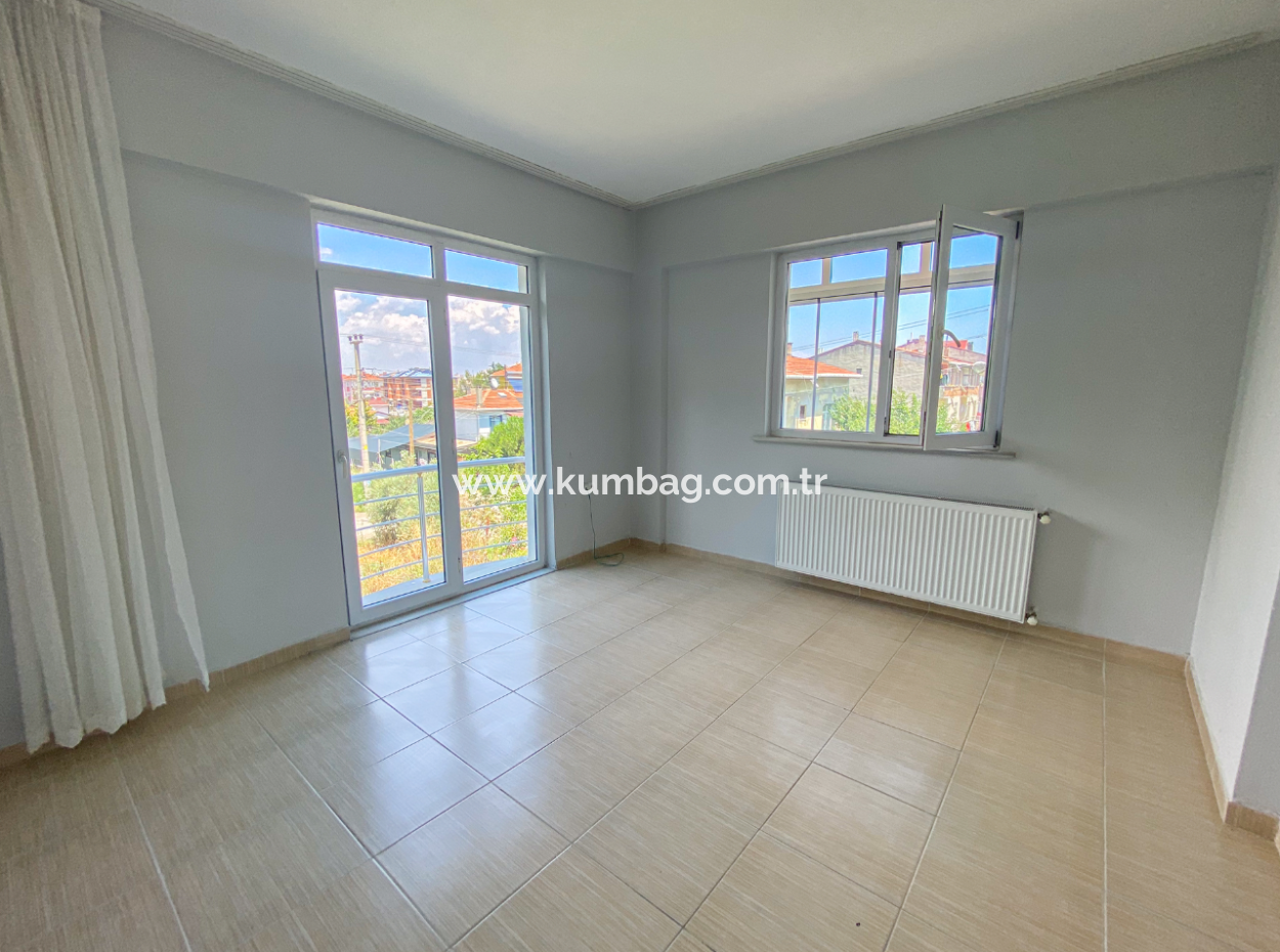 2 1 Middle Floor Flat For Rent With Double Balcony With Separate Kitchen In Kumbağ