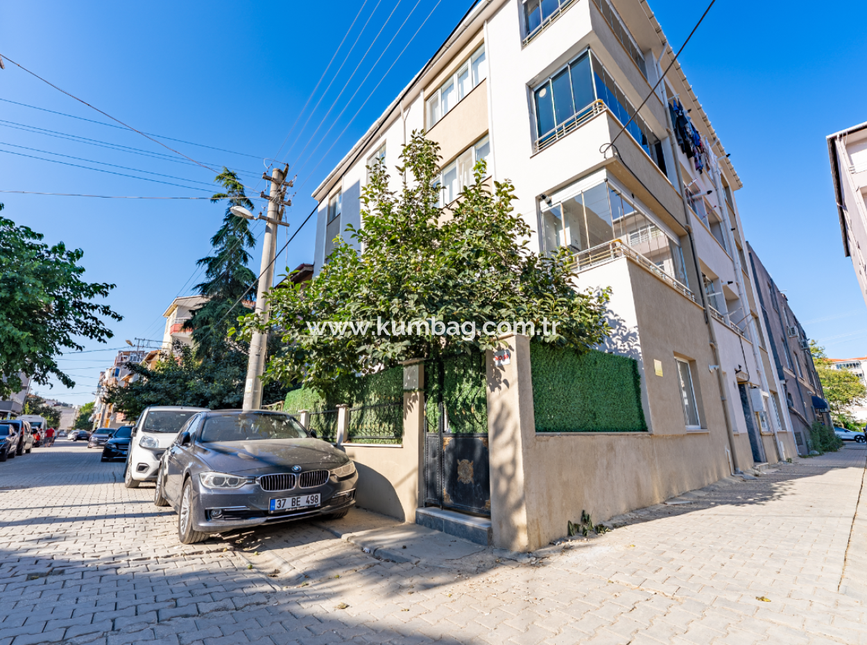 2 1 Flats For Sale In Kumbağ Market Street, Close To The Street And The Sea