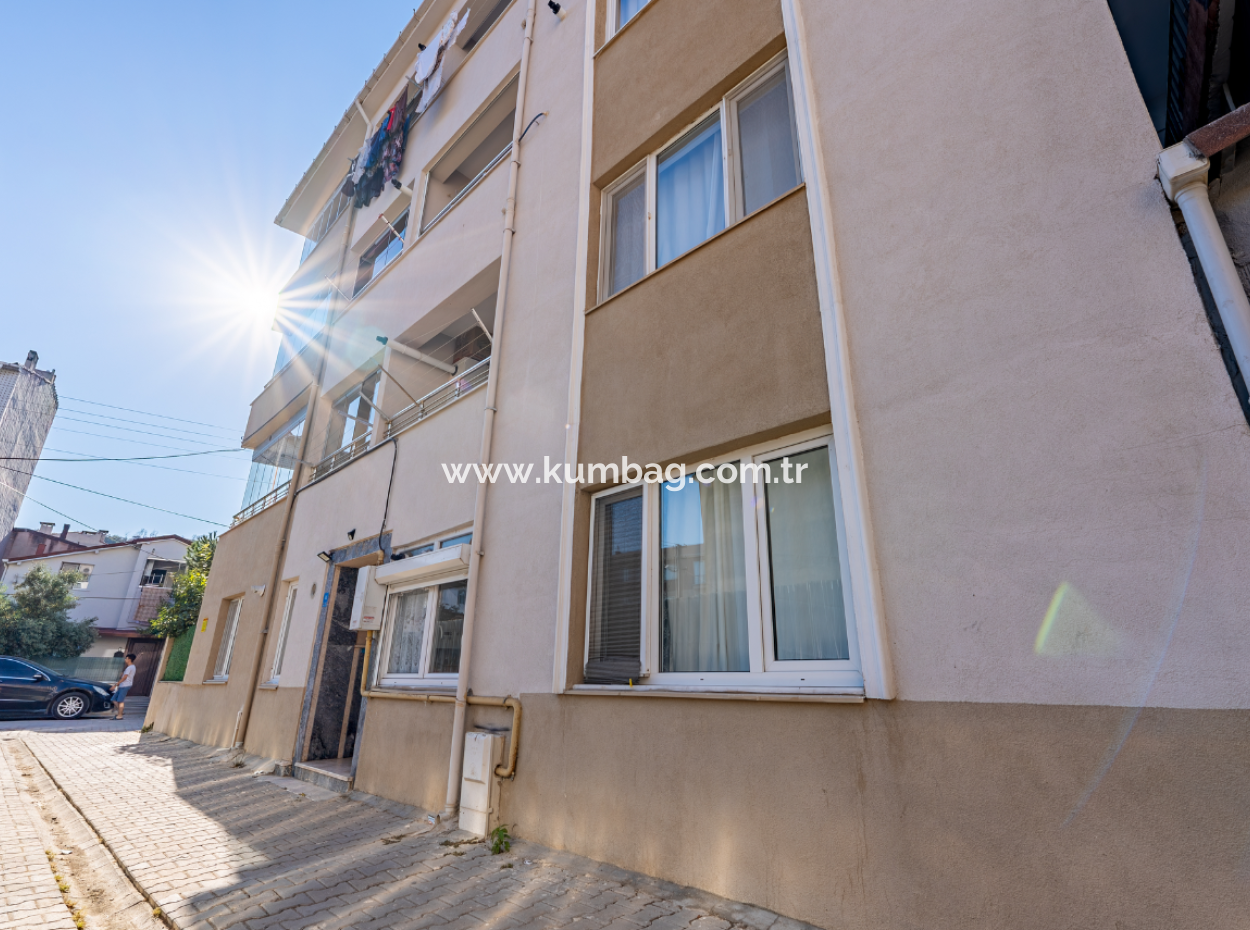 2 1 Flats For Sale In Kumbağ Market Street, Close To The Street And The Sea