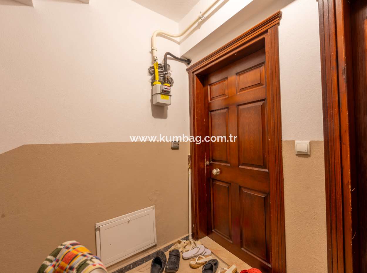 2 1 Flats For Sale In Kumbağ Market Street, Close To The Street And The Sea