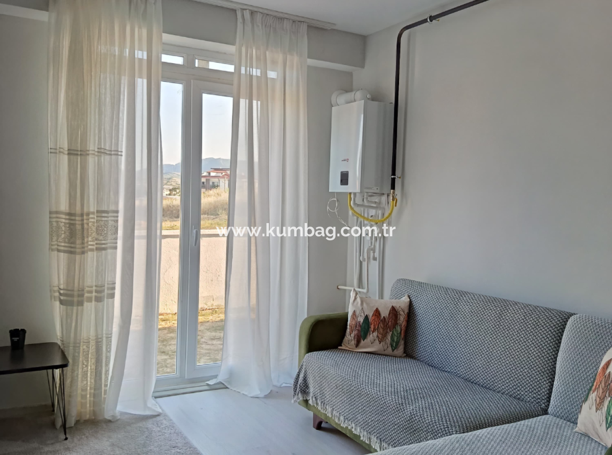 Furnished 1 1 Flat With Garden On The Sea Side Of The Street In Kumbağ