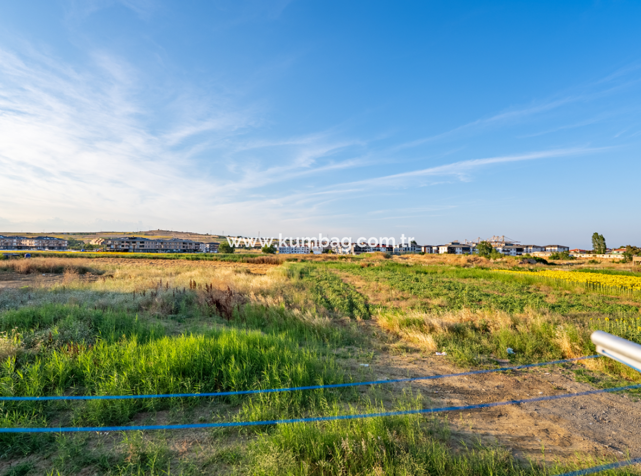 2 1 Flats For Sale In Kumbağ New And Inhabited Building With Spacious Furnished