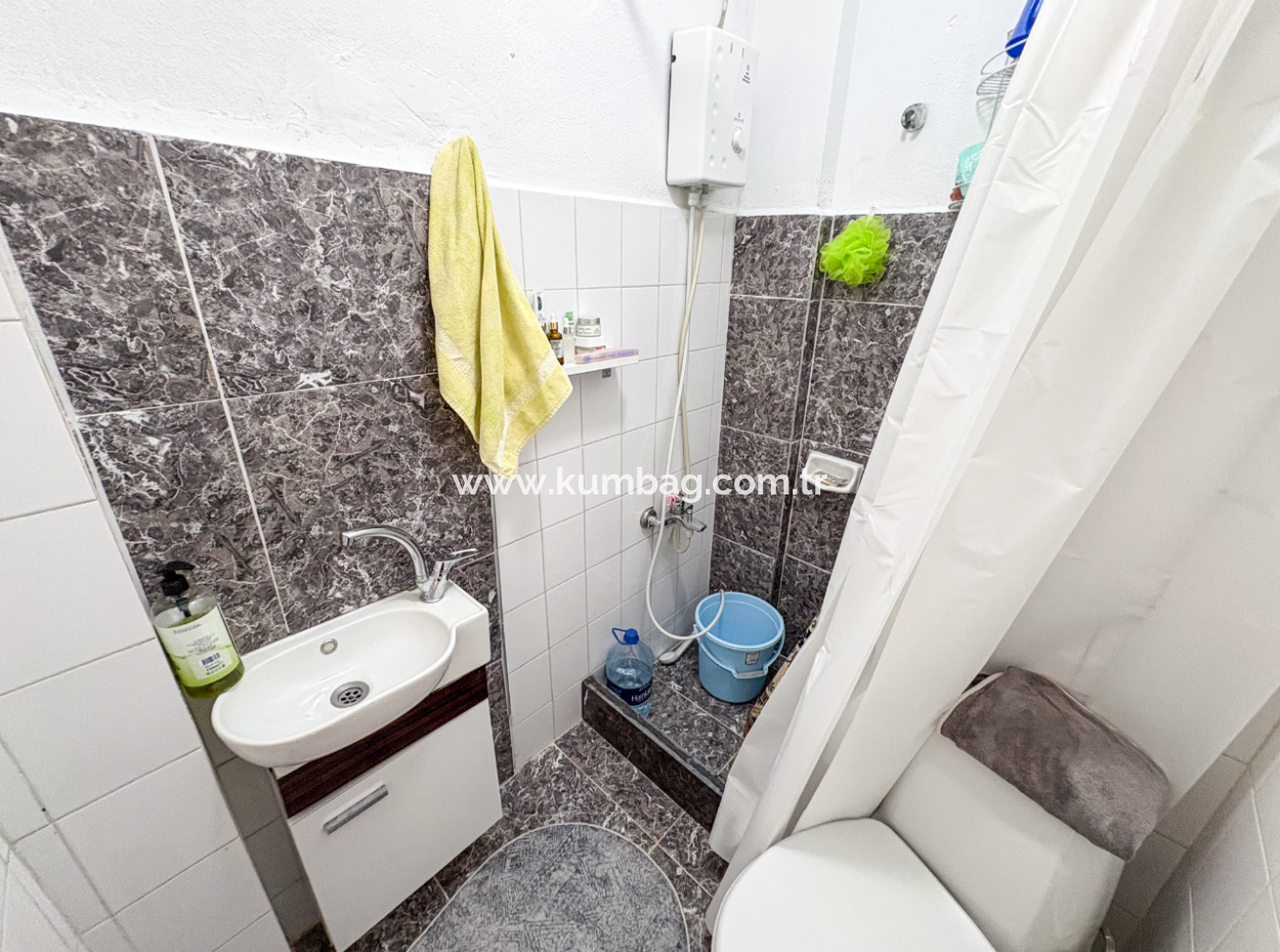 2 1 Flat For Sale In A Residential Building In The Center Of Kumbağ
