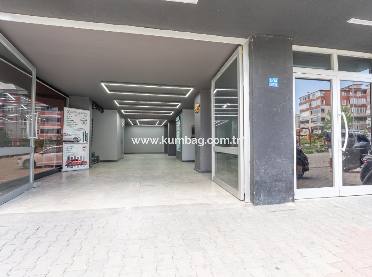 100. Year Mah. 135 M2 Shop For Sale On Busy Street