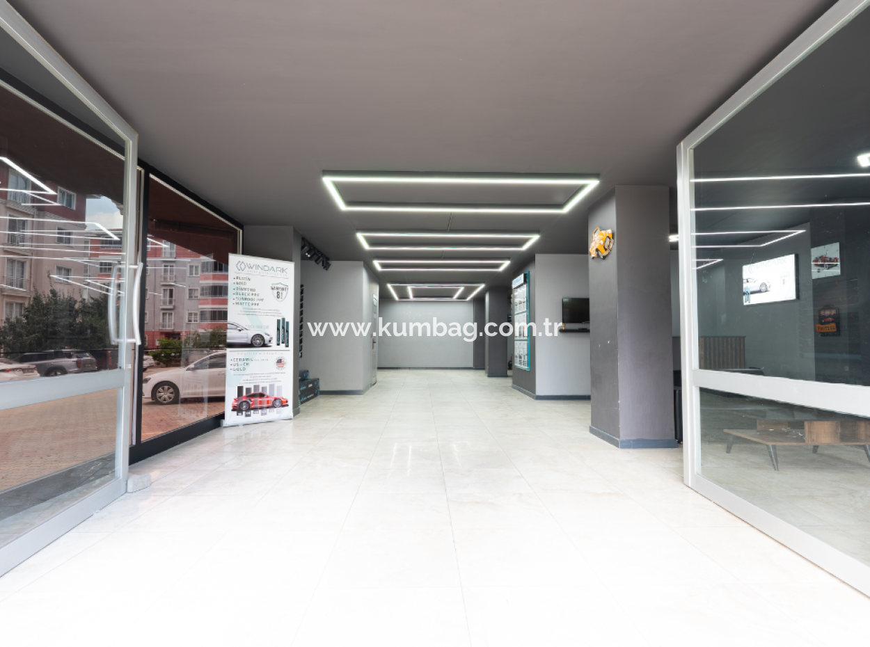 100. Year Mah. 135 M2 Shop For Sale On Busy Street