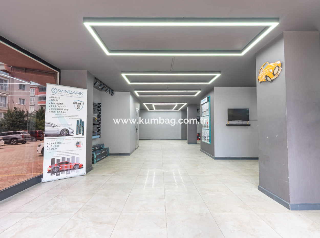 100. Year Mah. 135 M2 Shop For Sale On Busy Street