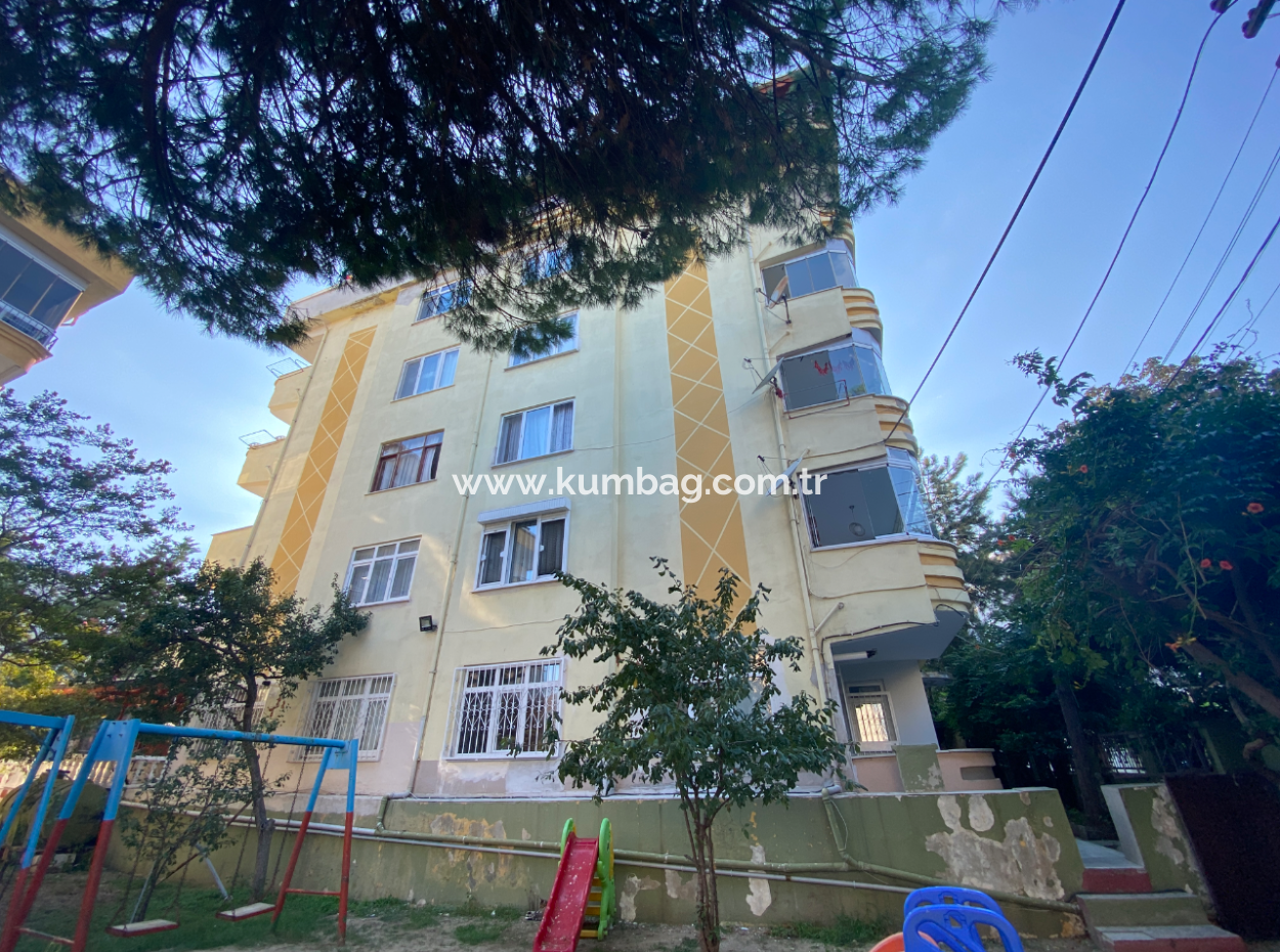 2 1 Flat For Rent In A Centrally Located Site With Pool In Kumbağ
