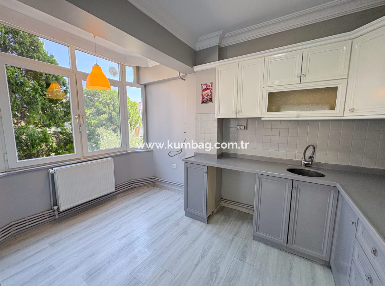 2 1 Flat For Rent In A Centrally Located Site With Pool In Kumbağ