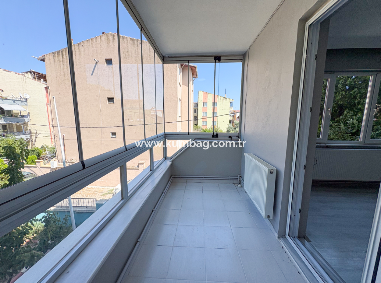 2 1 Flat For Rent In A Centrally Located Site With Pool In Kumbağ
