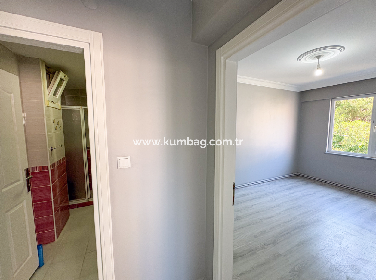 2 1 Flat For Rent In A Centrally Located Site With Pool In Kumbağ