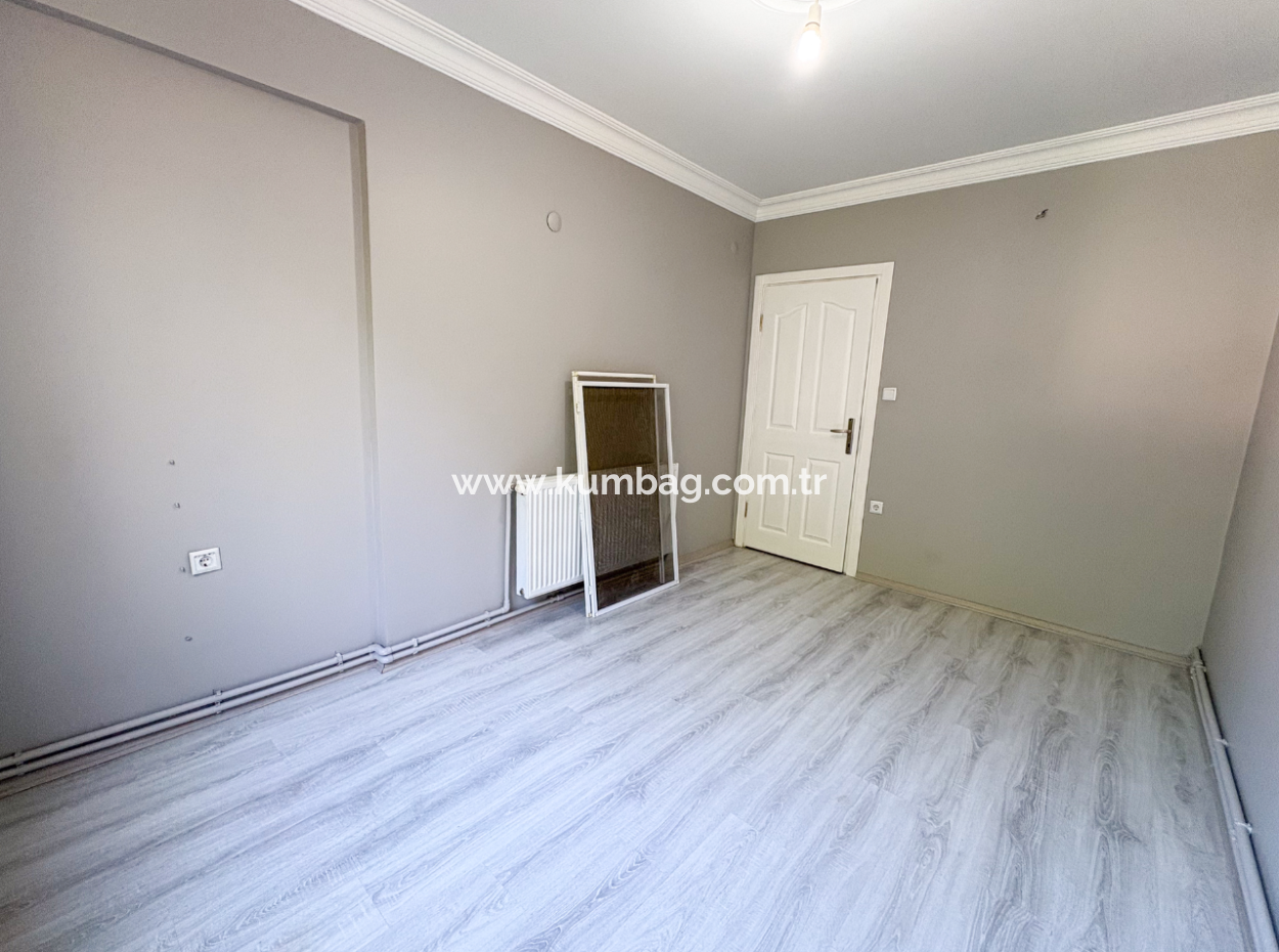 2 1 Flat For Rent In A Centrally Located Site With Pool In Kumbağ