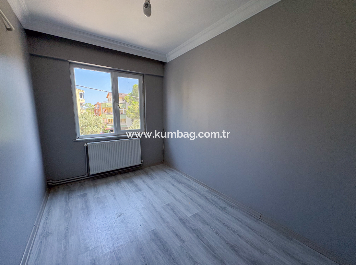 2 1 Flat For Rent In A Centrally Located Site With Pool In Kumbağ