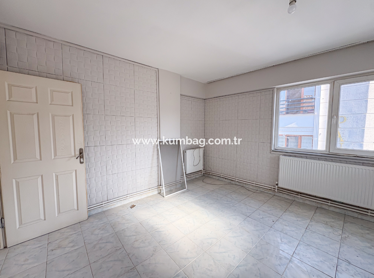 Spacious 2 1 Flat For Sale With Separate Kitchen On Kumbağ Market Street