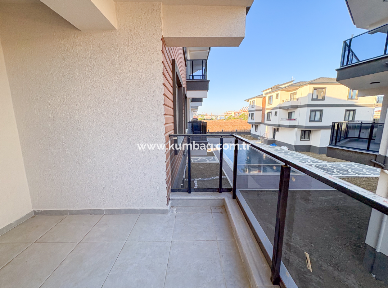 2 1 Flats For Sale In Kumbağ Luxury Pool Yonca Evleri Complex