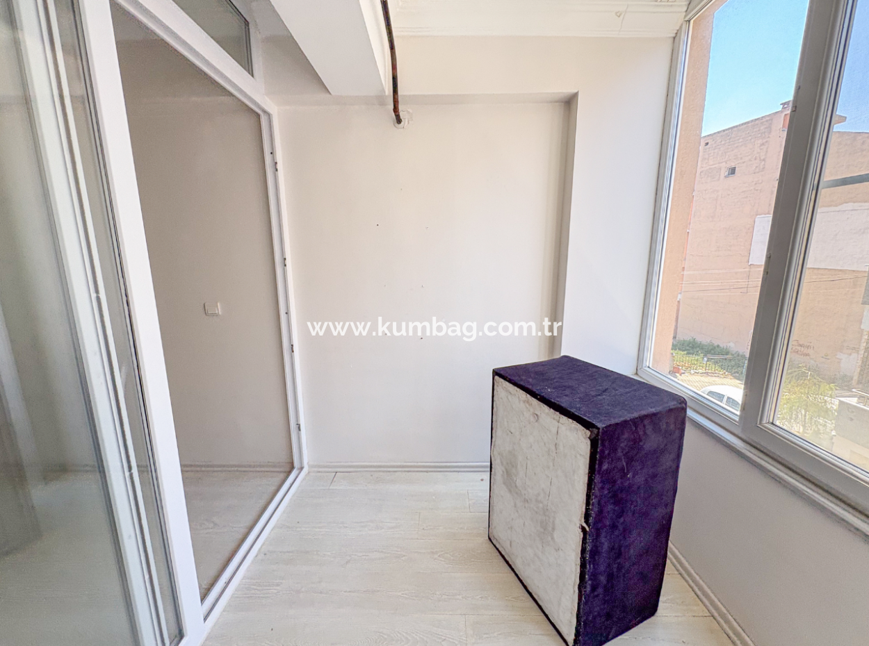 2 1 Flat For Sale With Large Settlement In The Center Of Kumbağ
