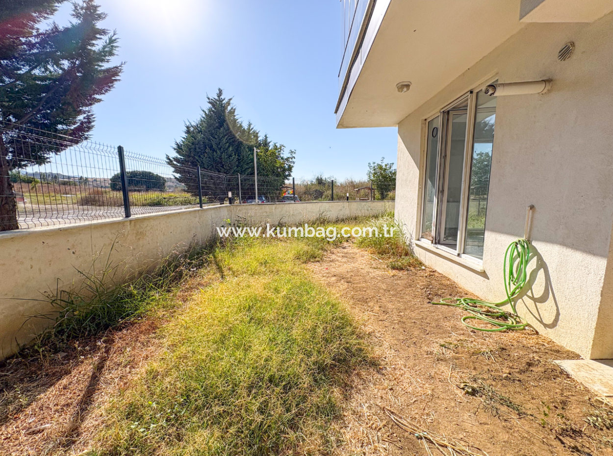 Corner For Sale With Large Garden With Settlement In A Site With Pool 1 1 Flat