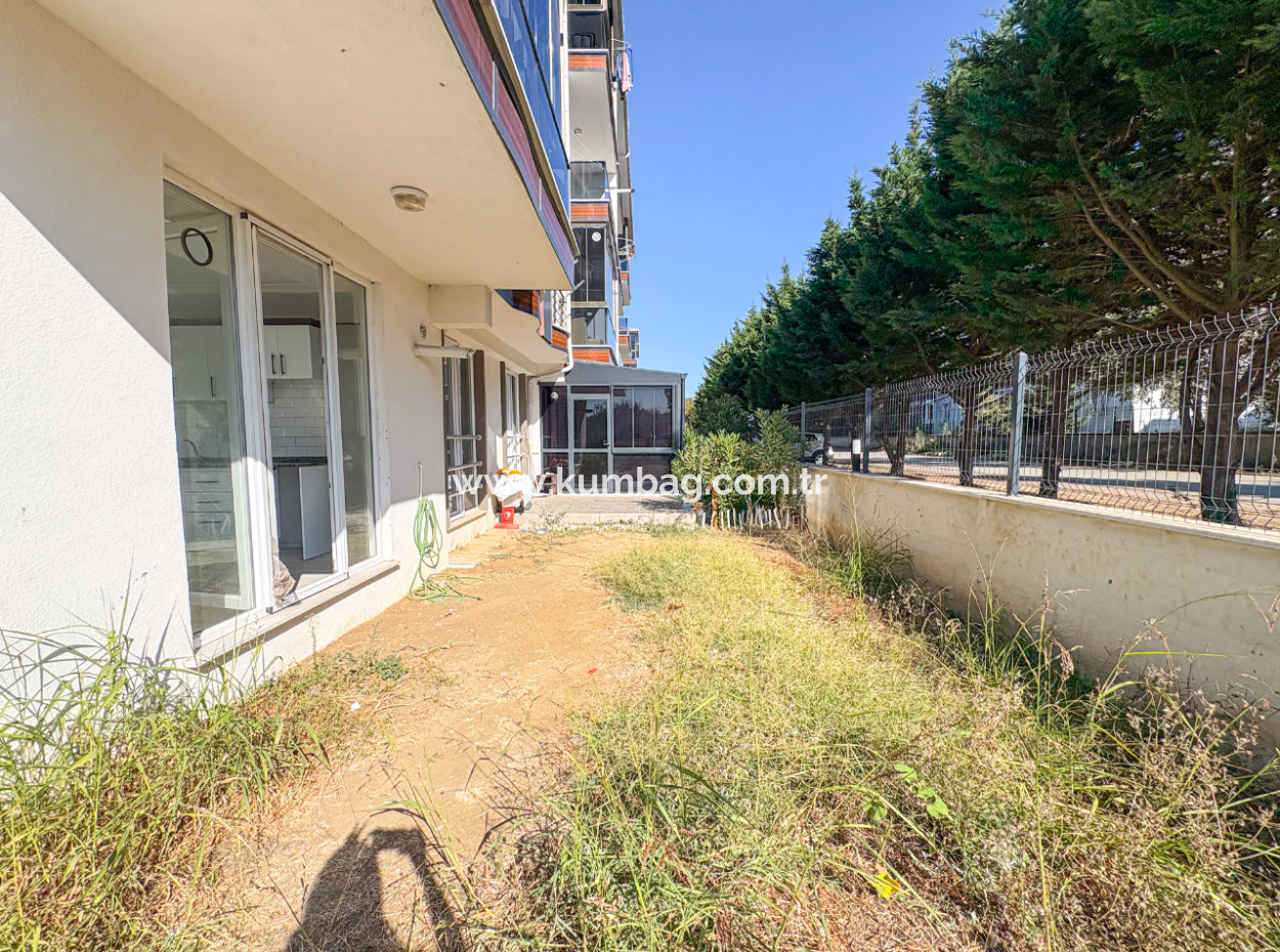 Corner For Sale With Large Garden With Settlement In A Site With Pool 1 1 Flat