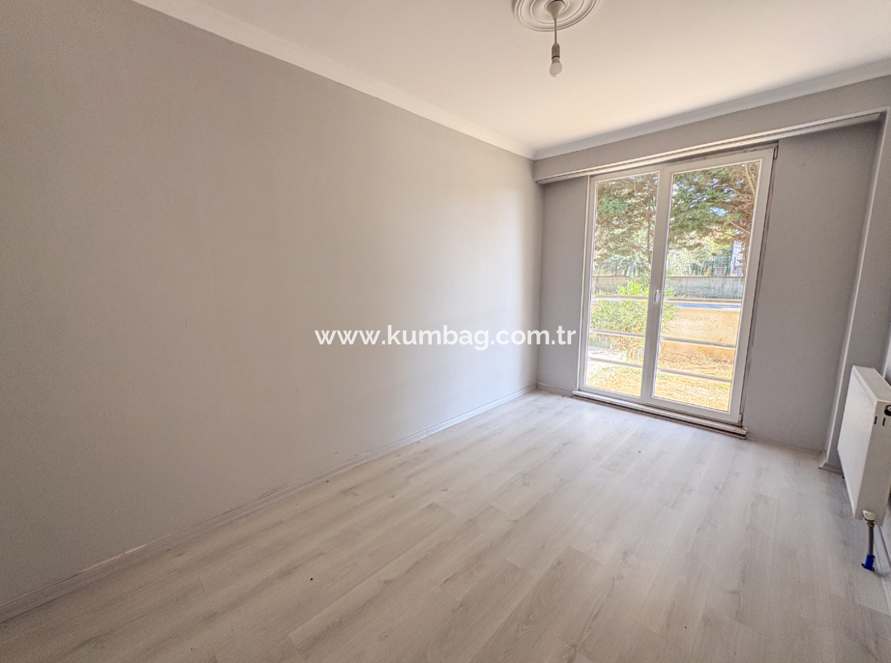 Corner For Sale With Large Garden With Settlement In A Site With Pool 1 1 Flat