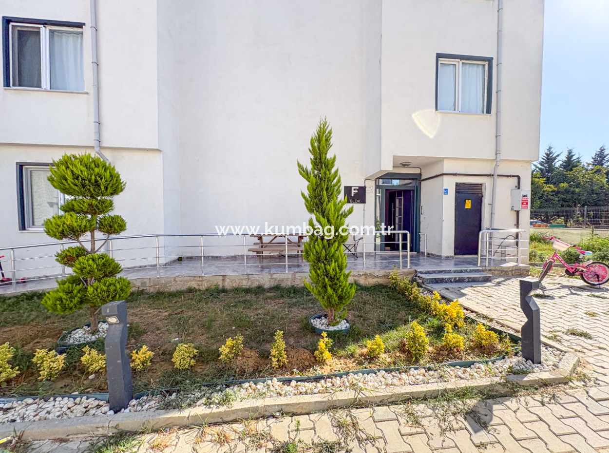 Corner For Sale With Large Garden With Settlement In A Site With Pool 1 1 Flat