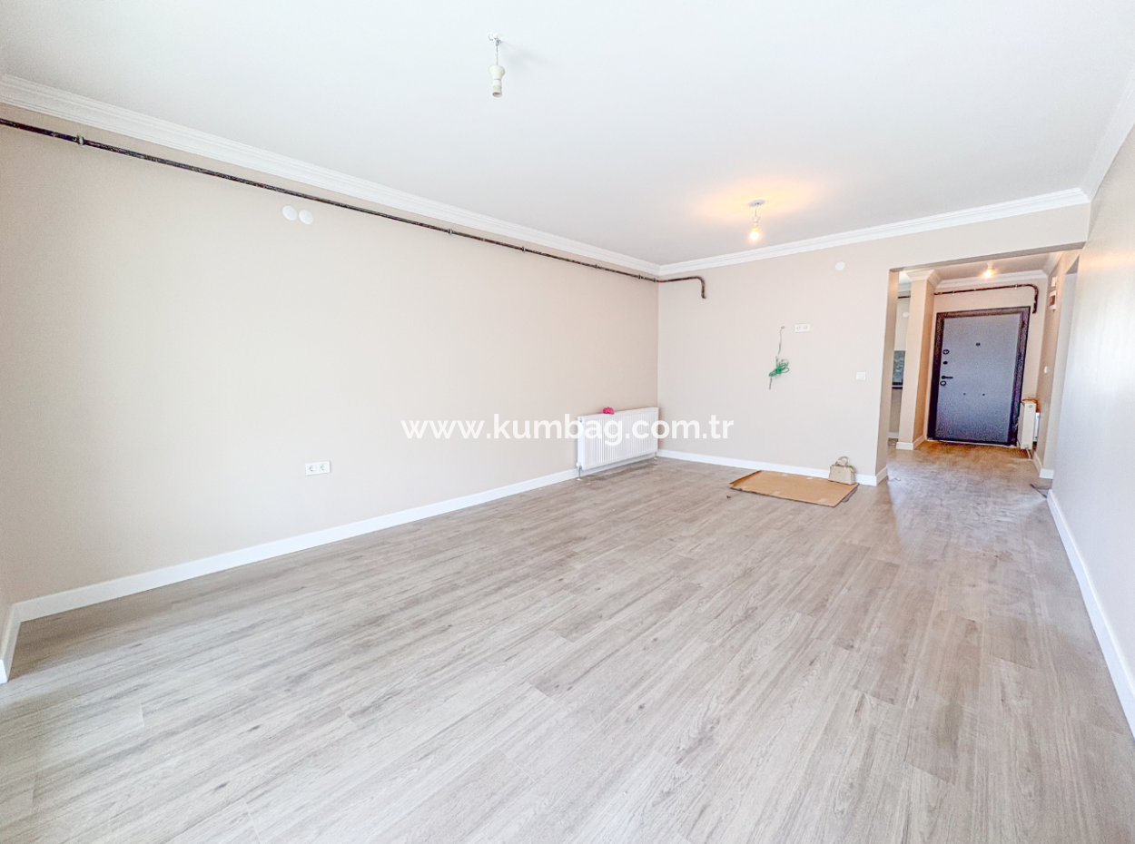 Spacious 2 1 Flat For Sale In A Seafront Pool Site In Kumbağ