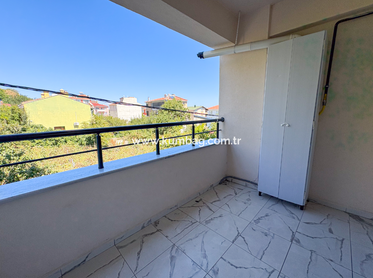 Spacious 2 1 Flat For Rent Behind Kumbağ Migros