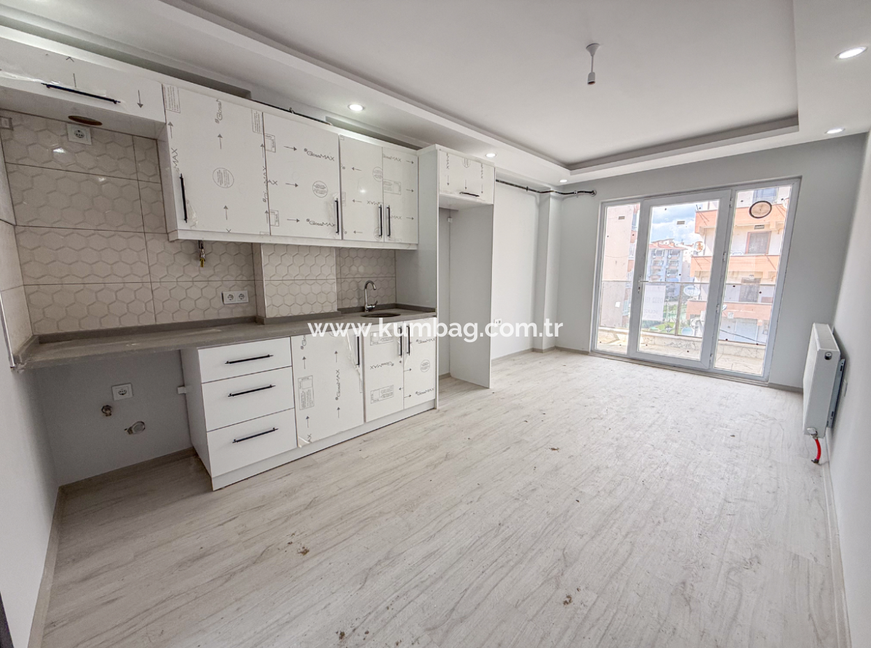 Spacious And Close To The Sea New Flat For Rent 2 1 Flat In Kumbağ New Building