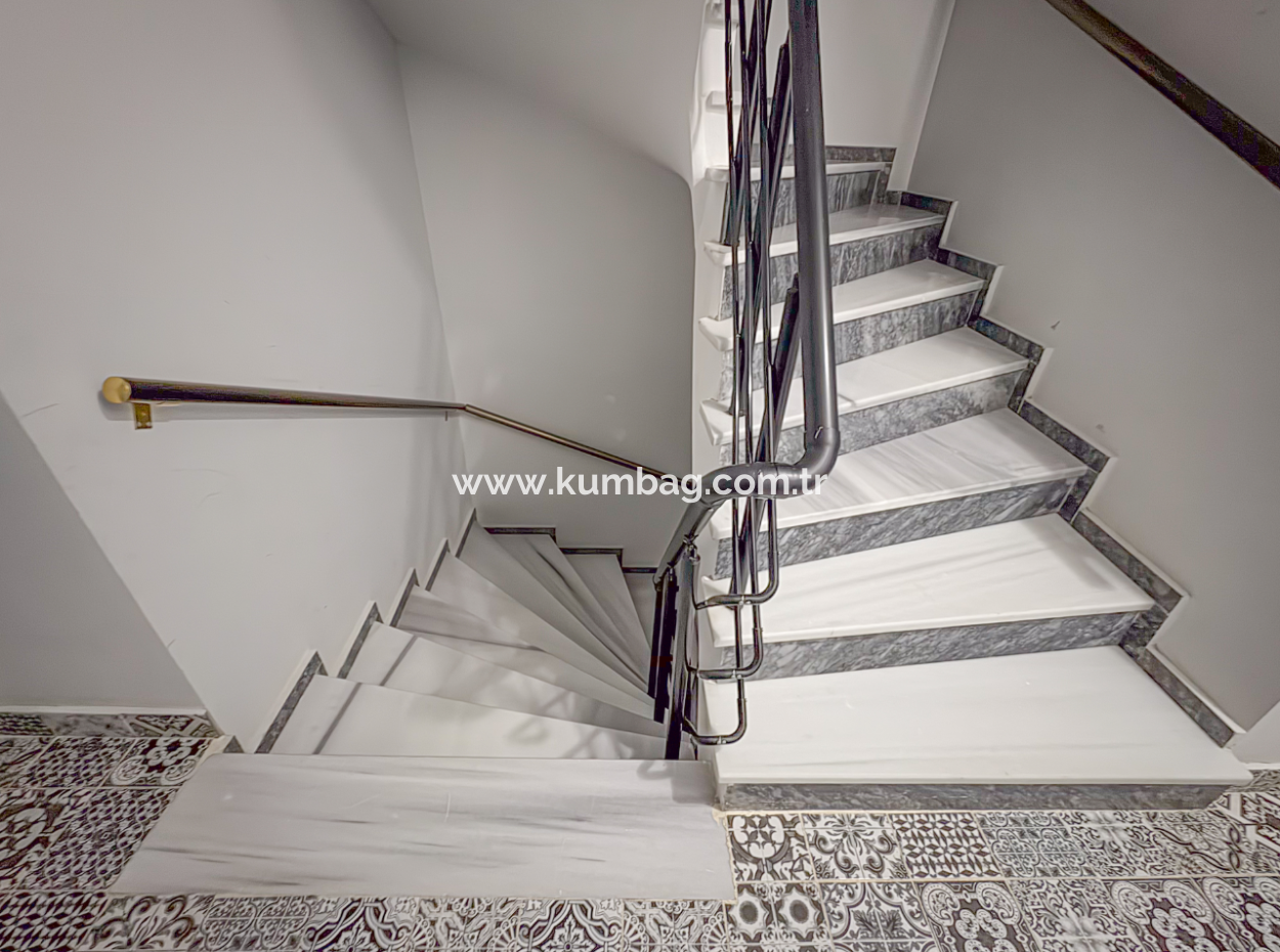1 1 Flat For Sale With Elevator In The Very Center Of Kumbağ
