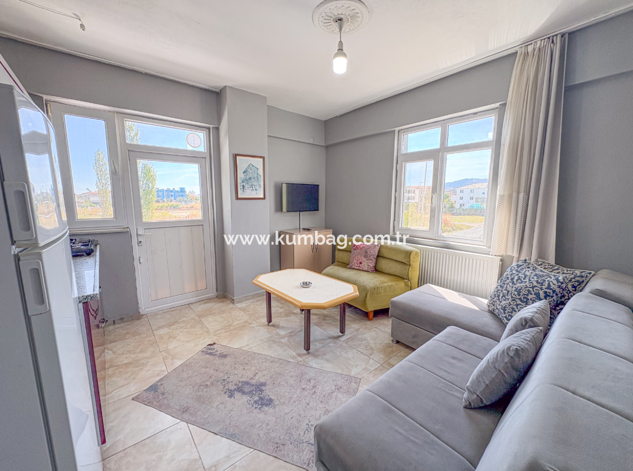 Spacious 2 1 Furnished Flats For Rent Close To The Street And The Sea In Kumbağ