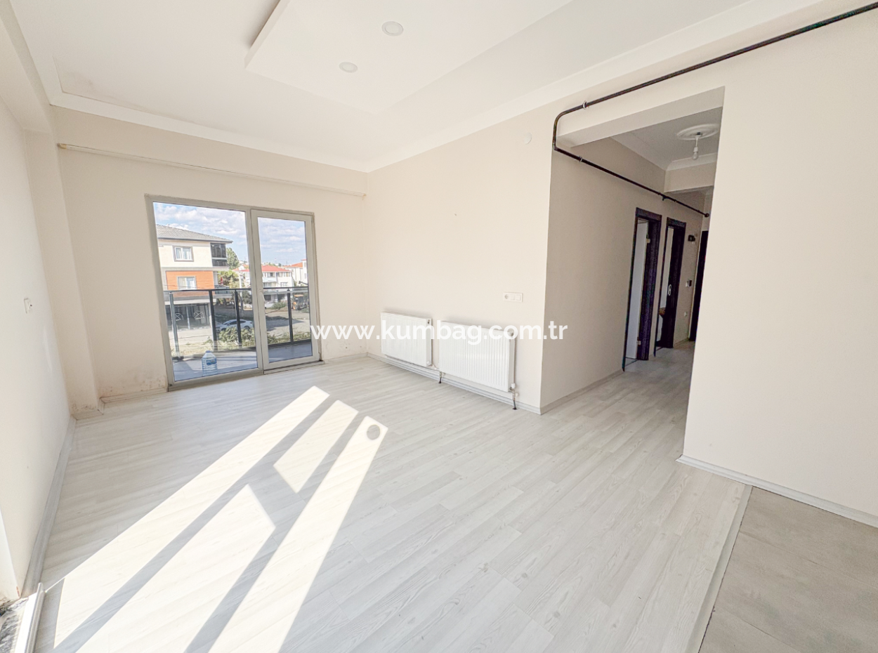 2 1 Flat For Rent Close To The Sea In A Site With Kumbağ Pool
