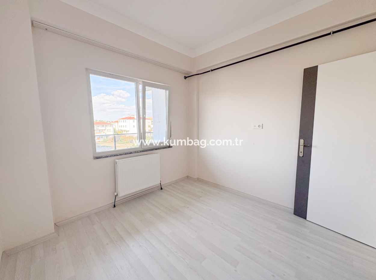2 1 Flat For Rent Close To The Sea In A Site With Kumbağ Pool