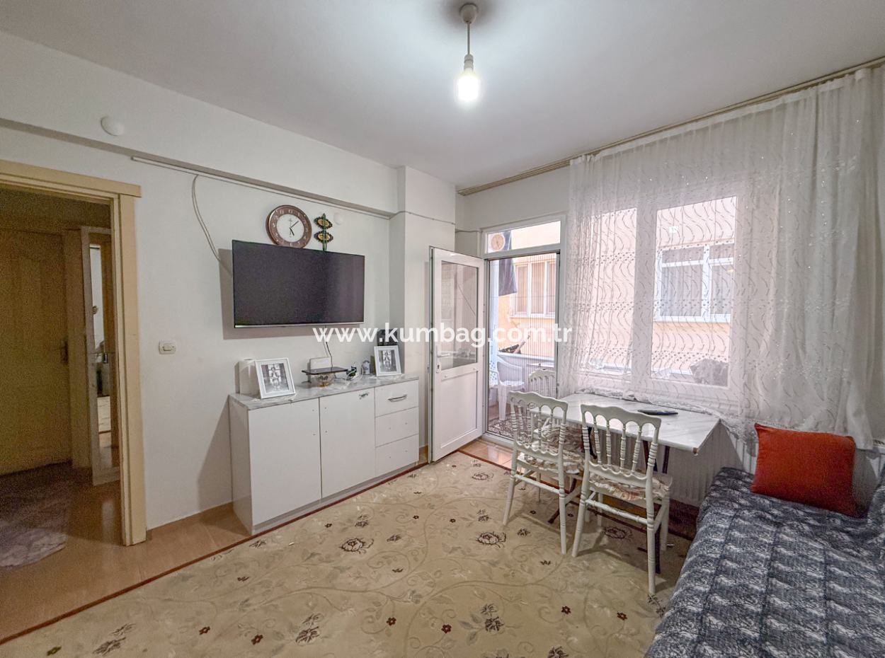 1 1 Flat For Sale In A Residential Condominium Building In The Center Of Kumbağ