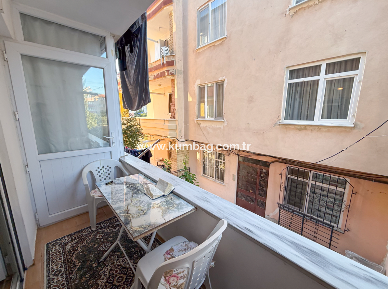 1 1 Flat For Sale In A Residential Condominium Building In The Center Of Kumbağ