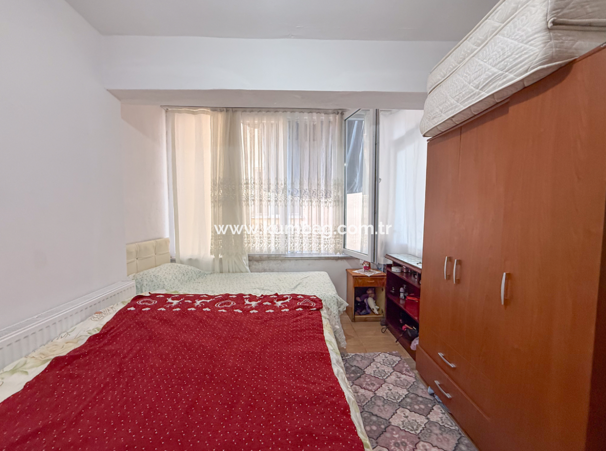 1 1 Flat For Sale In A Residential Condominium Building In The Center Of Kumbağ