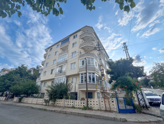 Altinova Mah. 2 1 Apartment For Sale With Sea View In A Complex