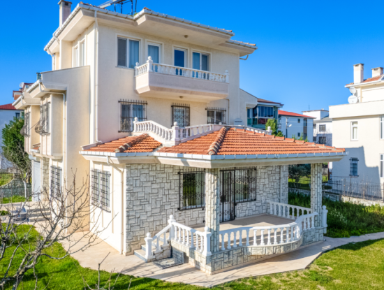 Trplex 7 1 Villa For Sale In 740 M2 Land In Kumbağ
