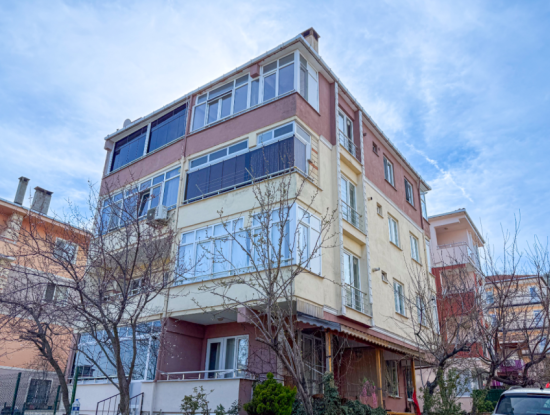 Spacious 2 1 Flat For Sale In A Residential Building On Kumbağ Market Street