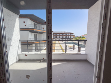 Luxury 2 1 Apartments For Rent Near The Sea In Kumbağ Complex With Pool